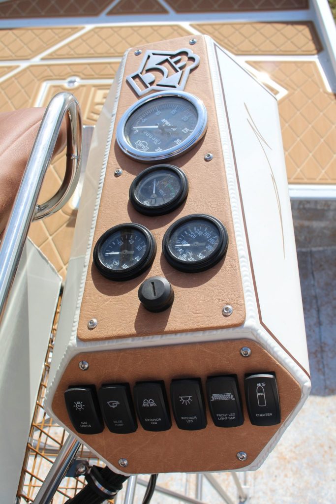 CONTROL CONSOLE 5 Diamondback Airboats