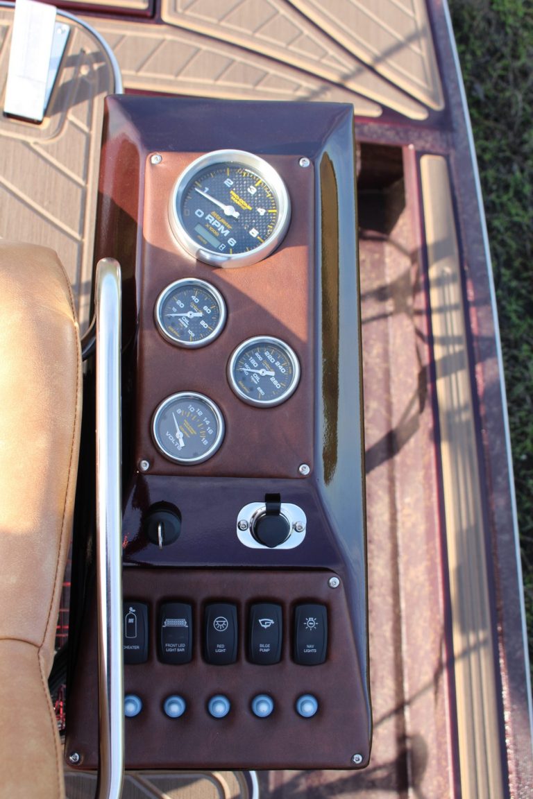 CONTROL CONSOLE 13 Diamondback Airboats